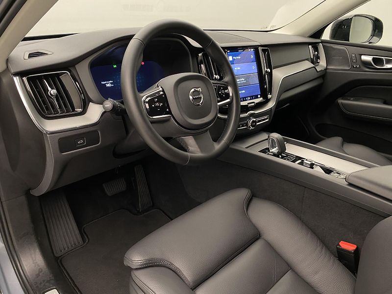 Volvo XC60 B4 AWD DARK PLUS AUT  - fotka 4 z 53