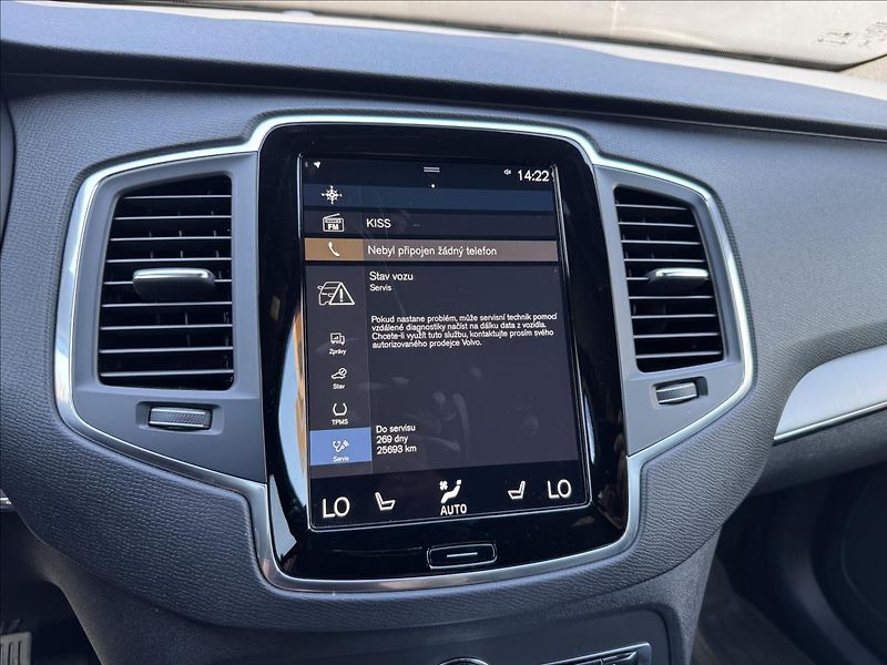 Volvo XC90 2,0 B5 AWD Momentum Pro AT ČR - fotka 25 z 33