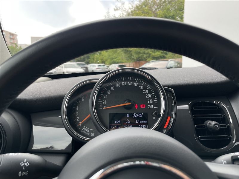 Mini Cooper 1,5 ACC+PDC - fotka 8 z 22
