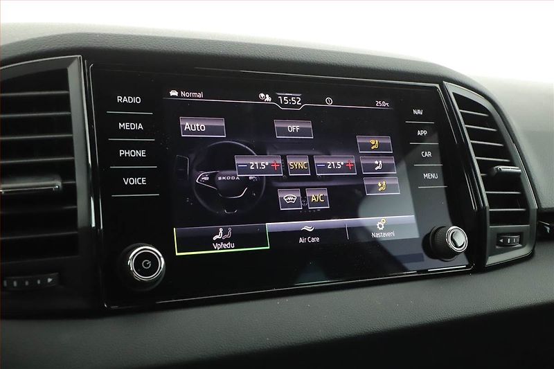 Škoda Karoq (2025) 2.0 TDI, SPORTLINE, 4X4 - fotka 20 z 28