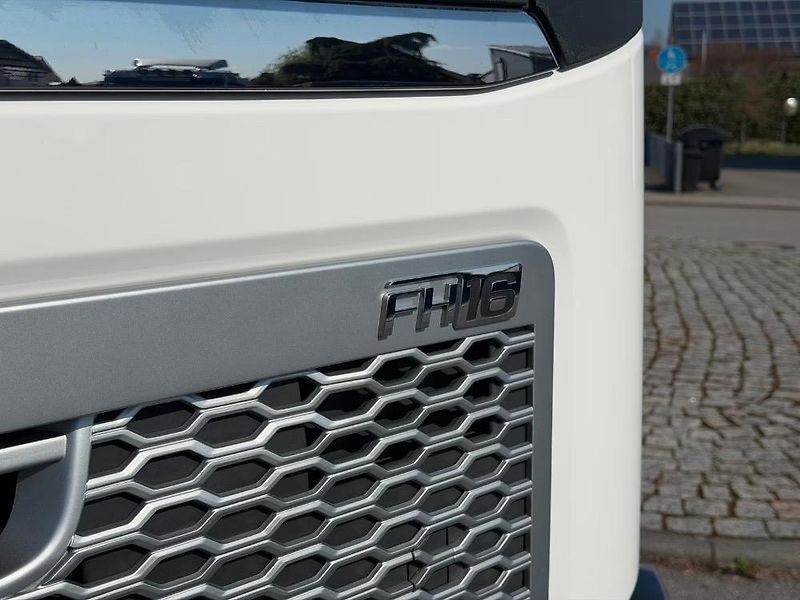 Volvo FH (2019) 16.650 6x4 tahač 100t EURO 6 - fotka 20 z 20