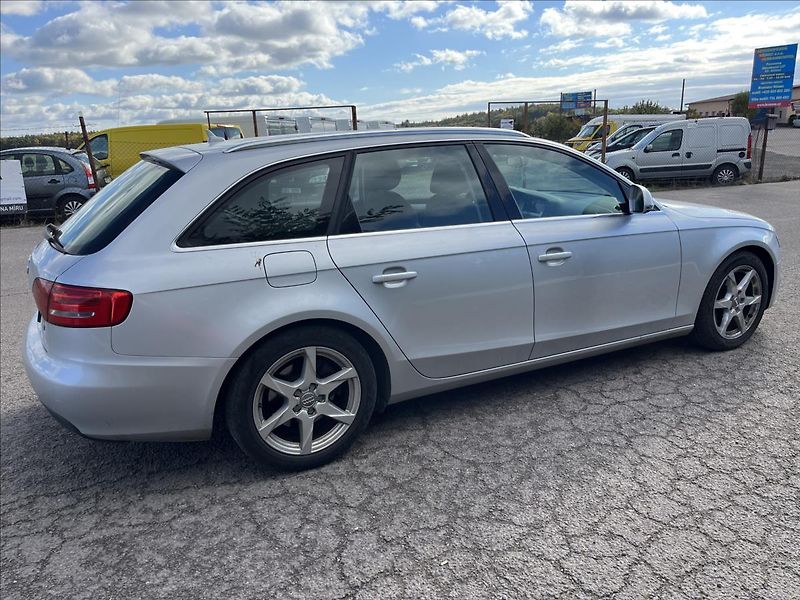 Audi A4 2,0 TDi KLIMA XENON 2x KOLA - fotka 5 z 33