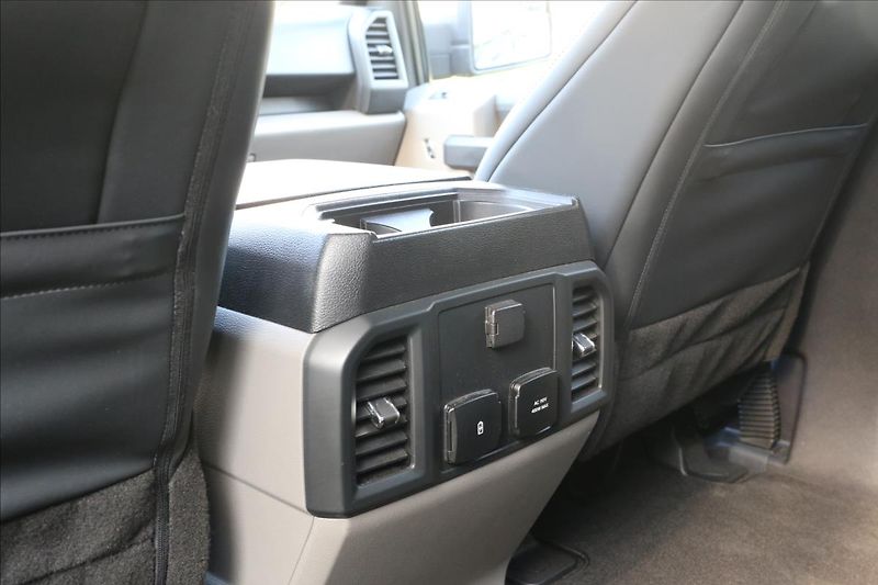 Ford F-150 5,0 V8, hardtop - fotka 60 z 64