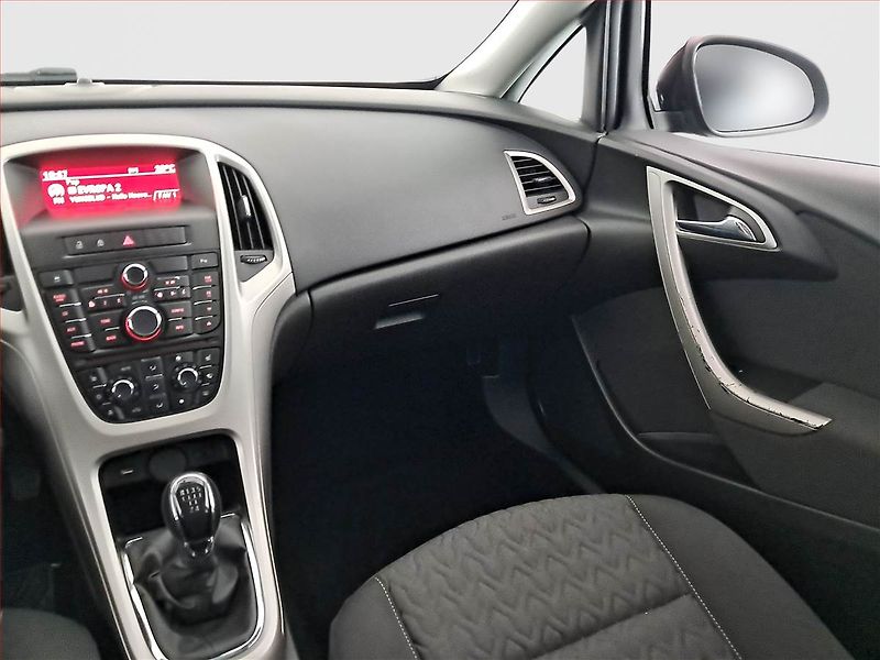 Opel Astra (2013) 1.6 16V, Tempomat - fotka 8 z 17