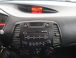 Hyundai i20 (2009) 1.4, Tažné, pěkný stav - náhled 12