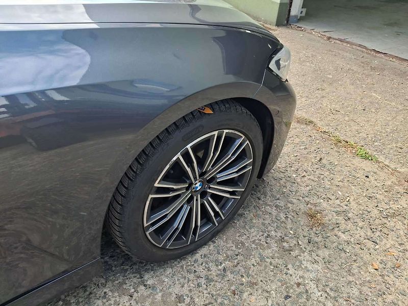 BMW Řada 3 320d xDrive AT Touring - fotka 47 z 83