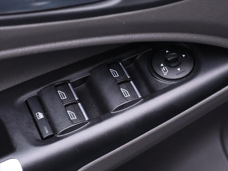Ford Tourneo Connect 1,5 EcoBlue 88kW CZ DPH - fotka 16 z 38