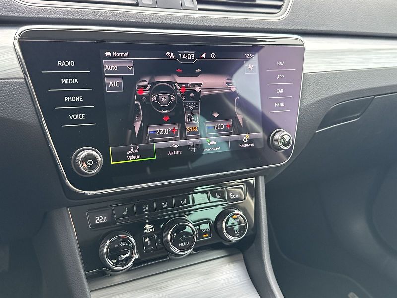Škoda Superb (2020) Combi 1.4 TSI iV DSG Ambition - fotka 21 z 35