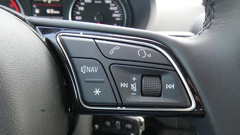 Audi Q2 1,0 TFSI Advanced - fotka 13 z 23
