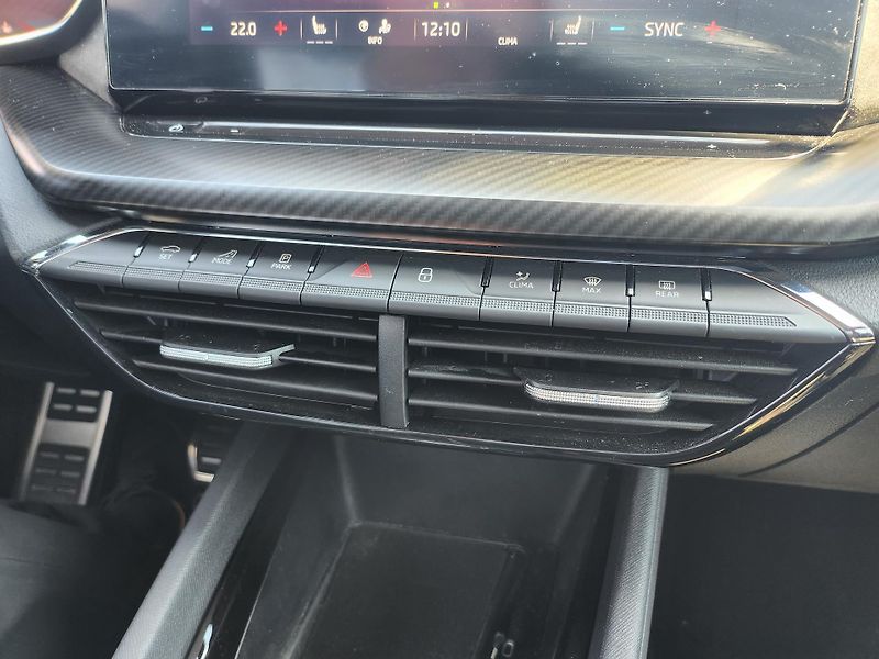 Škoda Octavia RS 2.0 TDI 147 kw DSG 4x4 Comb - fotka 21 z 26