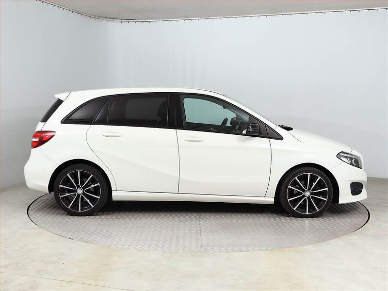 Mercedes-Benz Třídy B (2015) B 200 CDI 4MATIC, 4X4 - fotka 6 z 15