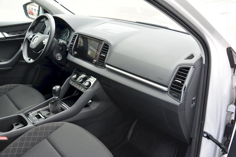 Škoda Karoq (2021) 1.0 TSI 81 kW Ambition - fotka 13 z 27