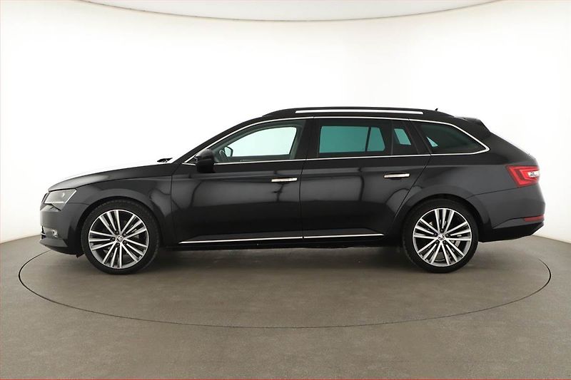 Škoda Superb (2016) Comfort 2.0 TDI, Automat, Navi - fotka 3 z 19