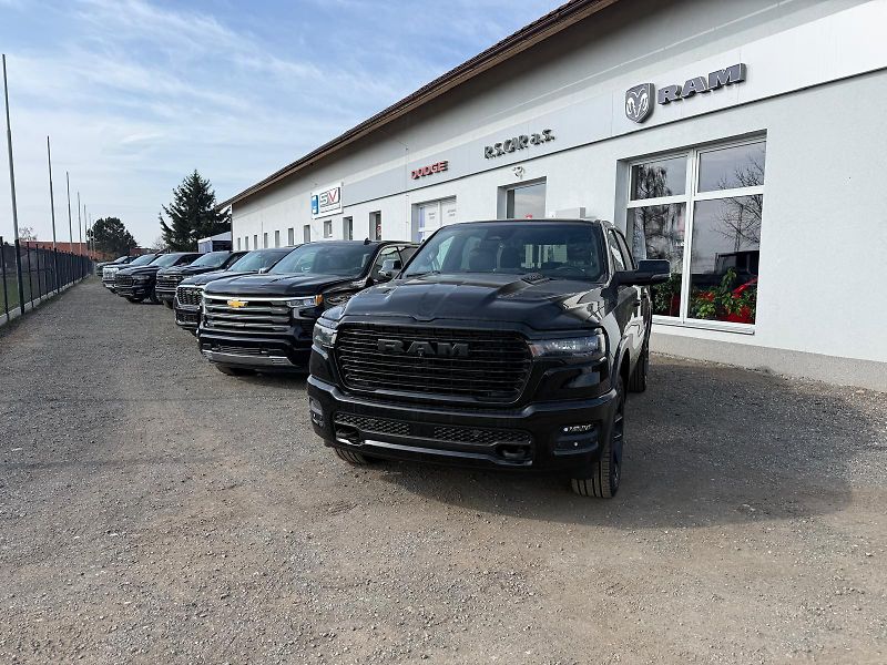 Dodge RAM (2025) 1500 Laramie Night Ed 3.0l - fotka 3 z 10
