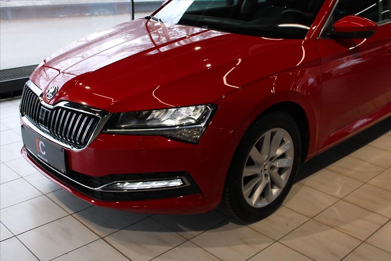 Škoda Superb 2.0 TDi DSG Style - fotka 7 z 28