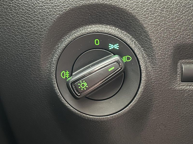 Škoda Fabia 1.0 TSI Active - fotka 22 z 25