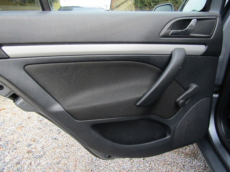 Škoda Octavia (2013) 1.6 TDI 77kW NAVIGACE - fotka 20 z 38