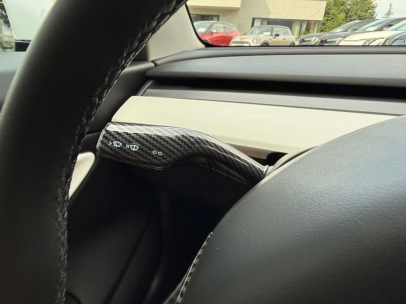 Tesla Model 3 Long Range AWD - fotka 33 z 41