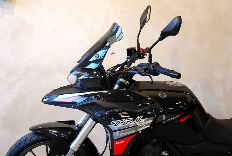 Benelli TRK 251 (2024) pouze 523km, hezký stav, původ - fotka 20 z 20
