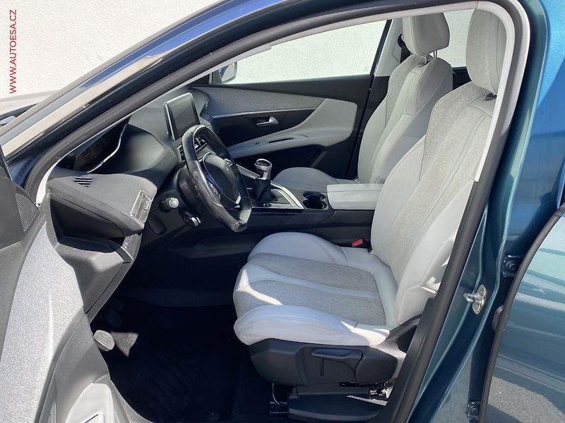 Peugeot 5008 (2018) 1.5 HDi 7míst, Allure, navi - fotka 14 z 19