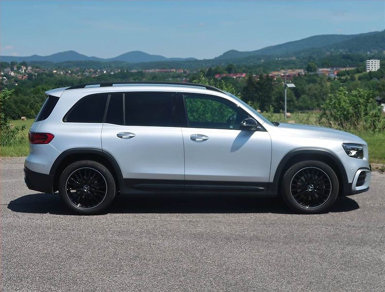 Mercedes-Benz GLB (2024) 200 d 4MATIC - fotka 6 z 14
