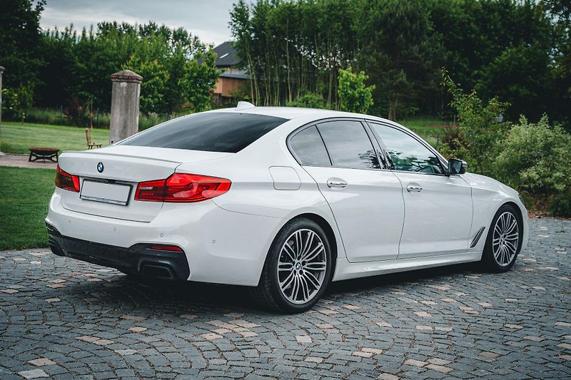 BMW Řada 5 (2017) M550i xDrive ČR  - fotka 5 z 58