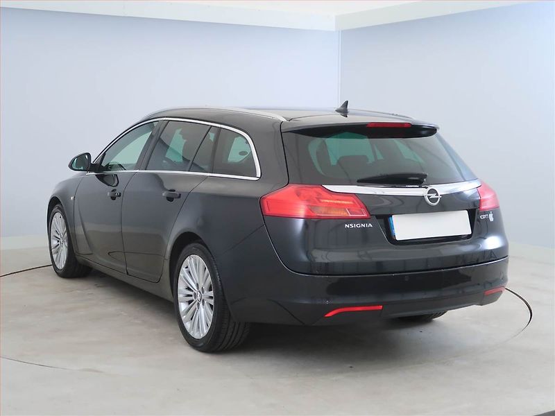 Opel Insignia (2012) 2.0 CDTI, Navi, Xenony - fotka 4 z 16