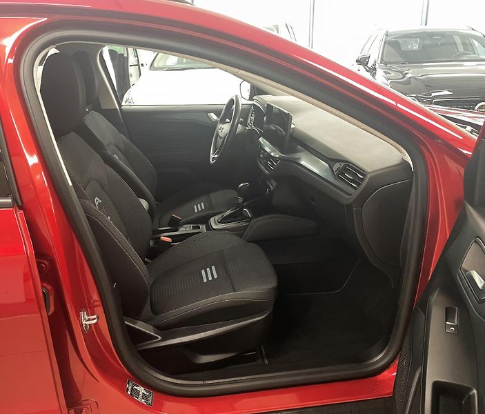 Ford Focus 1.0 EcoBoost  Active X AT, ČR - fotka 10 z 29