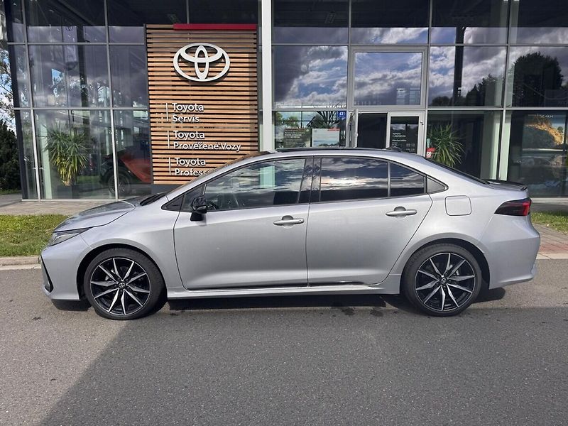 Toyota Corolla 1.8 GR Sport - fotka 5 z 12