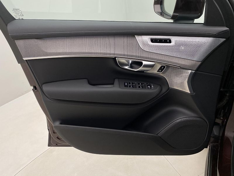 Volvo XC90 T8 RECHARGE BRIGHT ULTRA 7míst - fotka 7 z 70