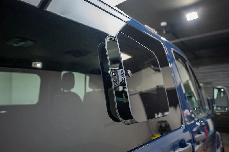 Ford Transit Custom L2 2.0 77 kW - fotka 23 z 32