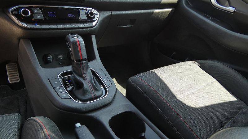 Hyundai i30 1.5 T-GDI N-Line - fotka 6 z 23