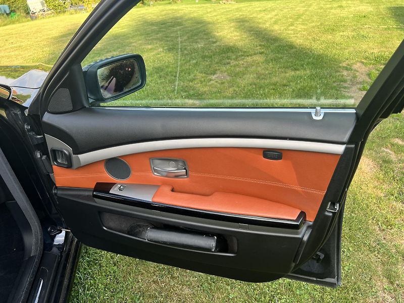 BMW Řada 7 3.0 170KW,MAX VÝBAVA,T.Z - fotka 23 z 46