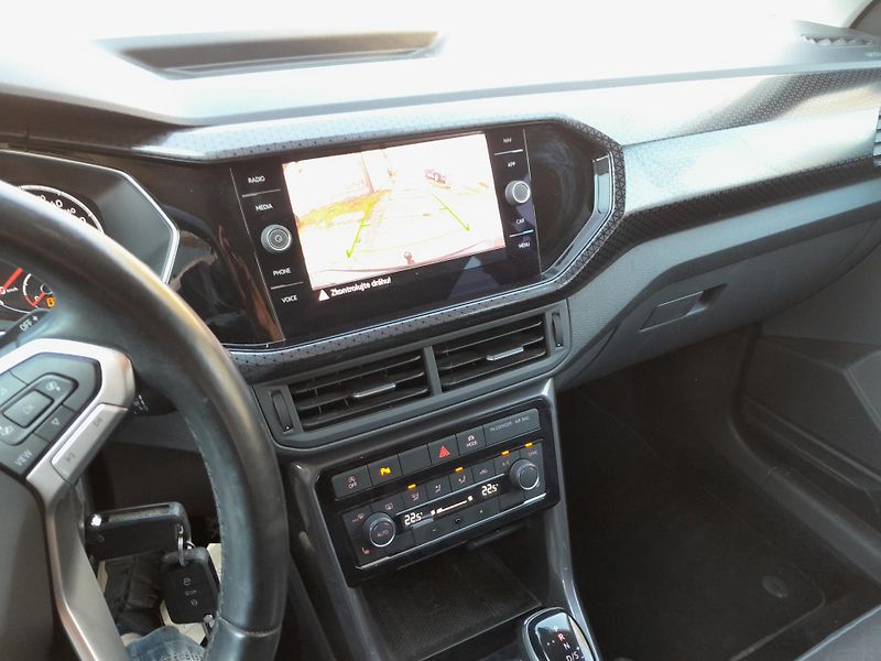Volkswagen T-Cross (2021) 1,5 TSI DSG  - fotka 16 z 19
