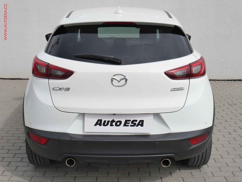 Mazda CX-3 (2016) 2.0i, ČR, Navi, park. kamera - fotka 5 z 21