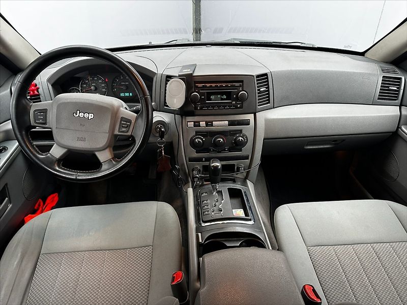 Jeep Grand Cherokee 3,7 154kW-LPG-SERVIS!! - fotka 16 z 37