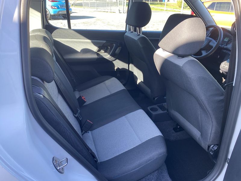 Škoda Fabia 1.4i 63kW - KLIMATIZACE - PDC - fotka 26 z 33
