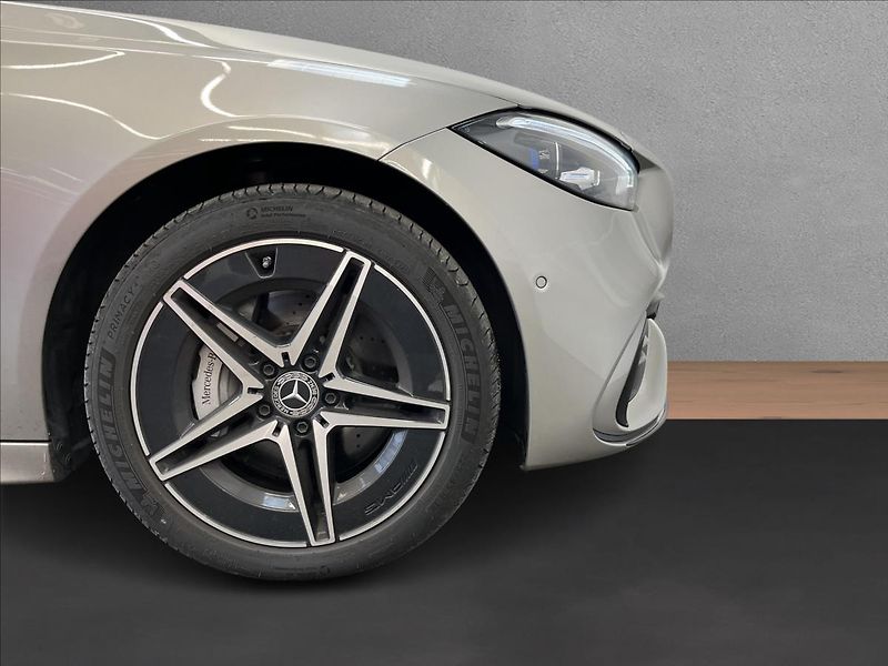 Mercedes-Benz Třídy C 300 de 4MATIC kombi AMG Line N - fotka 22 z 22