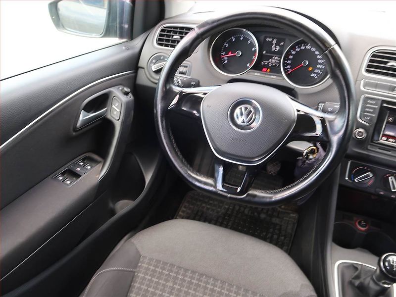 Volkswagen Polo (2015) Comfortline 1.2 TSI - fotka 7 z 15