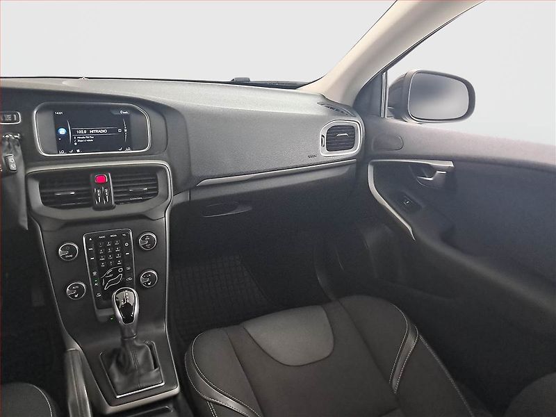 Volvo V40 (2016) 2.0 D2, Automat, Serv.kniha - fotka 8 z 17