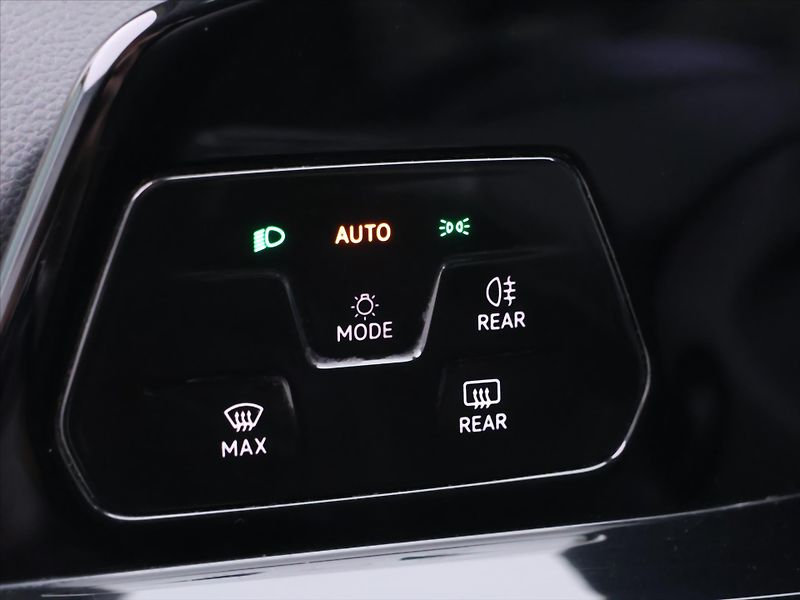 Volkswagen Golf Variant 1,5 TSI 110kW CZ LED 1.Maj - fotka 16 z 30
