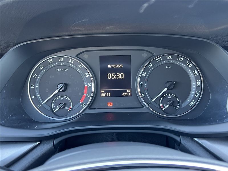 Škoda Octavia 2,0 TDI 85kW Active Combi - fotka 27 z 37