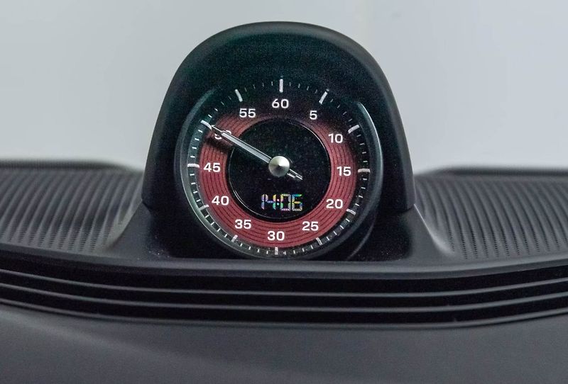 Porsche Taycan GTS Sport Turismo Burm HuD Inn - fotka 22 z 26