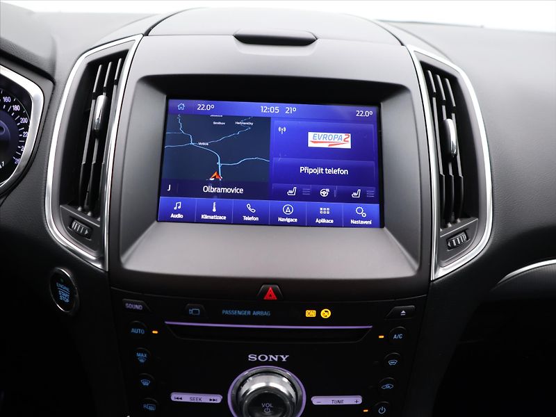 Ford S-MAX 2,0 TDCI 110kW Titanium Pano - fotka 18 z 27