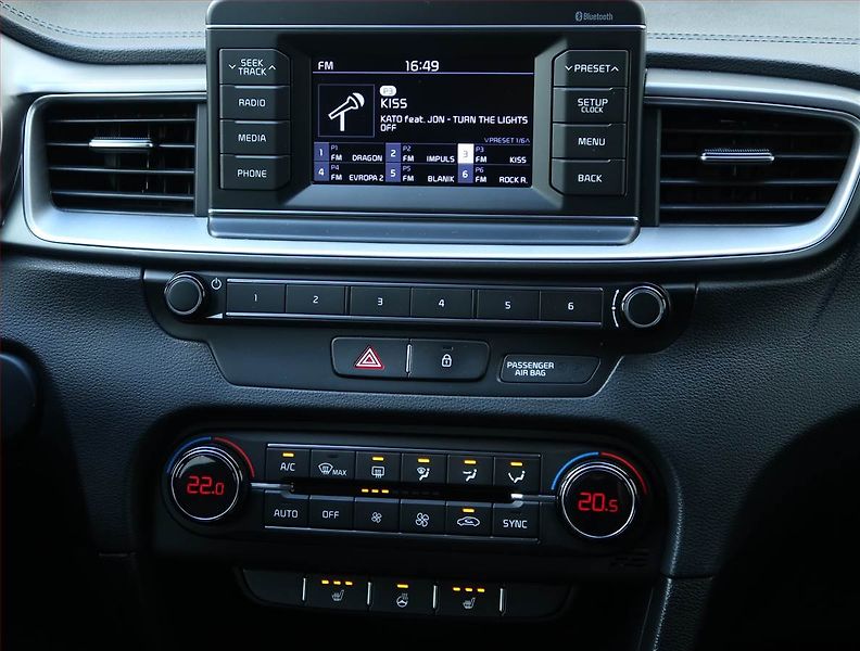 Kia Ceed (2019) 1.4 T-GDI, Serv.kniha - fotka 12 z 18
