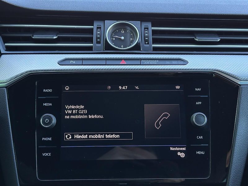 Volkswagen Passat 2.0TDi 4Motion DSG R-Line KAME - fotka 29 z 45
