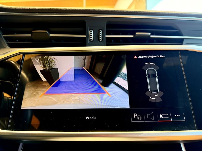 Audi A6 50 TDi quattro Tiptronic - fotka 14 z 39