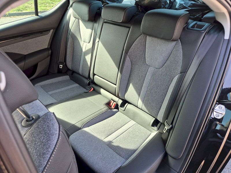 Škoda Octavia (2025) Top Selection 1.5TSi M-HEV 110 - fotka 12 z 32