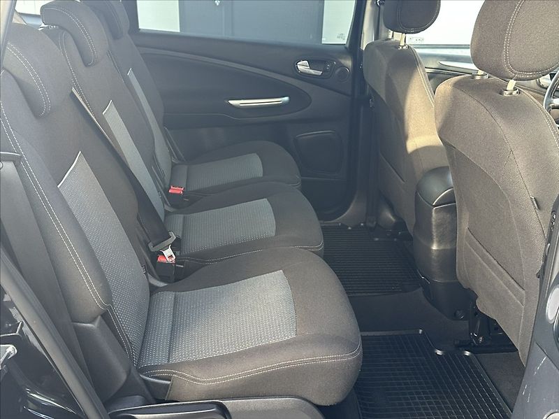 Ford S-MAX 2,0 TDCI 140PS  Trend - fotka 18 z 49