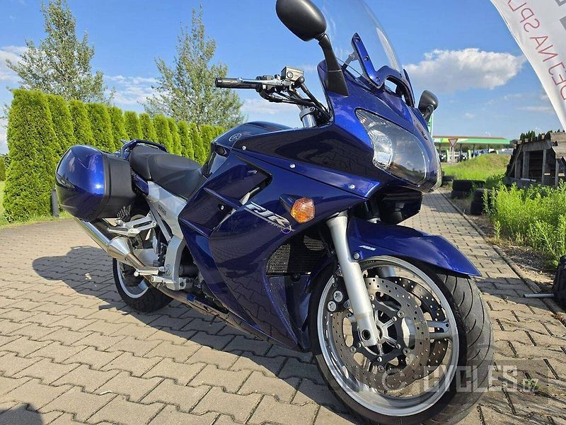 Yamaha FJR 1300 A (2003) - fotka 2 z 17